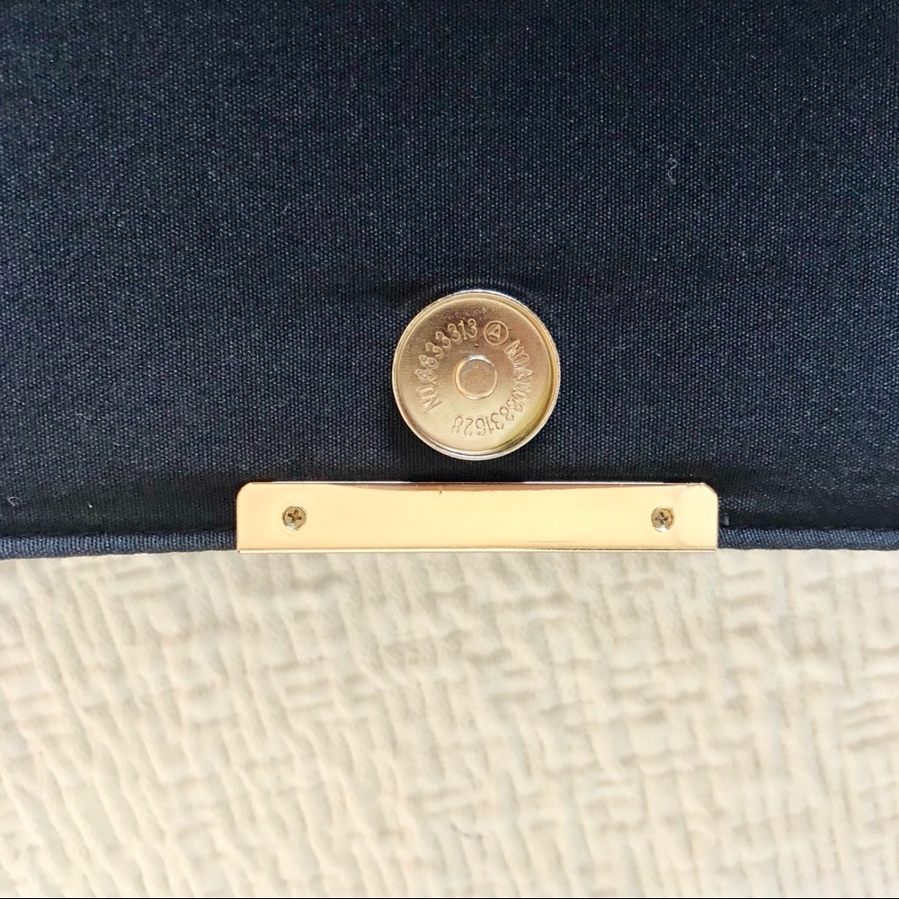 New Look Faux Suede Textured Sling Handbag - Picture 8 of 14